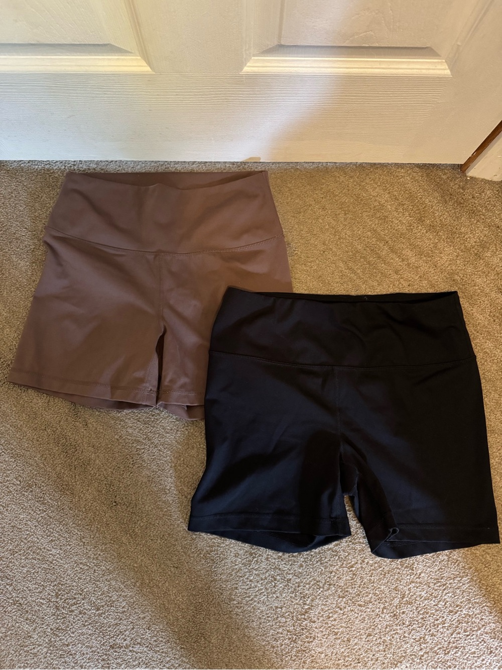 Yogalicious Duo High-Rise Bike Shorts in Black & Taupe